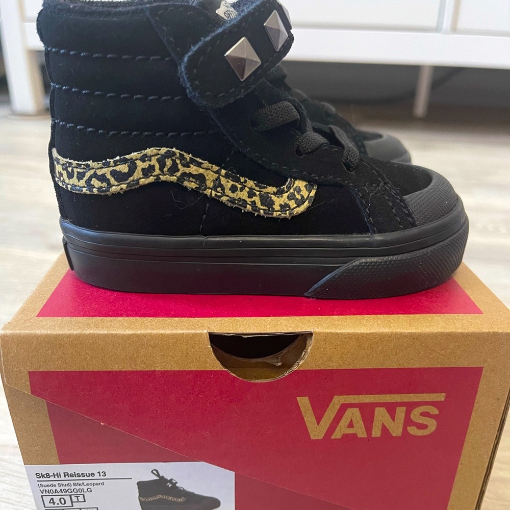 Vans Sk8-Hi toddler size 4 (worn once)